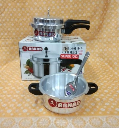 Shyam pressure cooker discount 3 ltr price